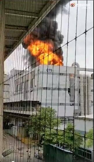 最新爆料深圳富士康,揭秘智能化生产线背后的秘密！”